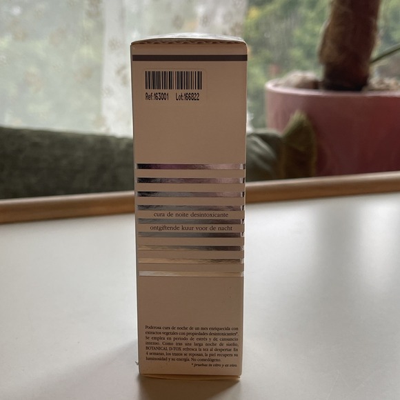 Sisley Botanical D-tox Detoxifying Night Treatment Anti-Aging 1.05oz 30ml‎ - Picture 9 of 9